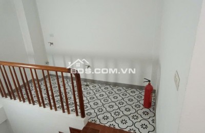 Bán Nhà 34m2- 5 tầng, full nội thất cao cấp– Đường Láng – Đống Đa– Ngõ Nông