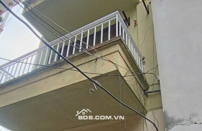 Siêu hiếm – Nhà lô góc Nguyễn Chí Thanh 58m2 – Mặt tiền 4.5m– ô tô vào nhà – Ngõ thông- 26 tỷ.
