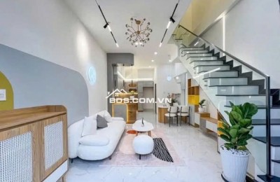 NHÀ NỘI THẤT ĐẦY ĐỦ, DỌN VÀO LÀ Ở NGAY