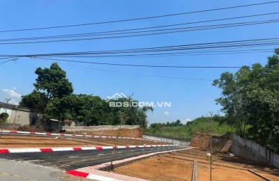 BÁN LÔ ĐẤT HÒA BÌNH CHỈ NHỈNH 300 TRIỆU – LẤY ĐÂU RA GIÁ NÀY NỮ