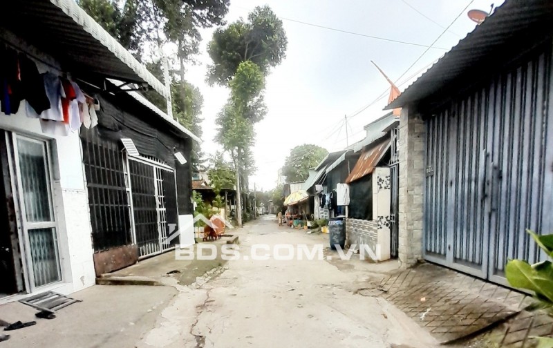  BÁN DÃY TRỌ CÓ DÒNG TIÈN HÀNG THÁNG VỚI 260M2 chỉ 11.5 TỶ - TRUNG TÂM DĨ AN.