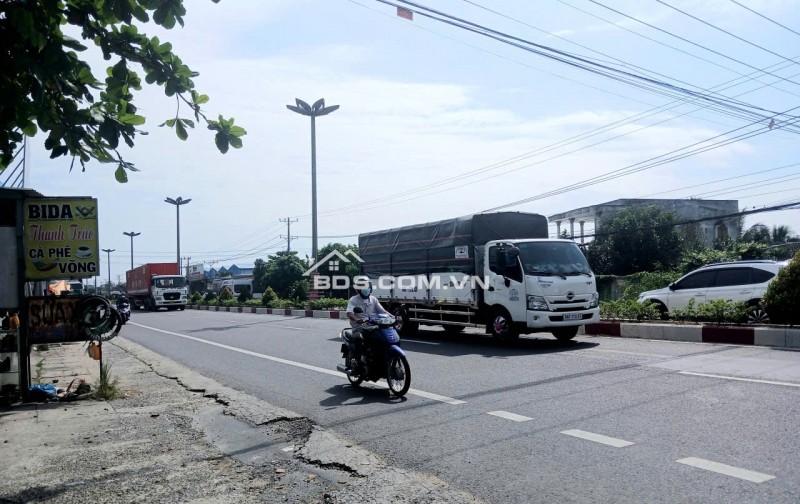 Nhà MẶT TIỀN LÔ GÓC đẹp RỰC RỠ. Đường Mỹ Hưng. Bao rẻ Nhứt Mỹ Tho. TG cũ.