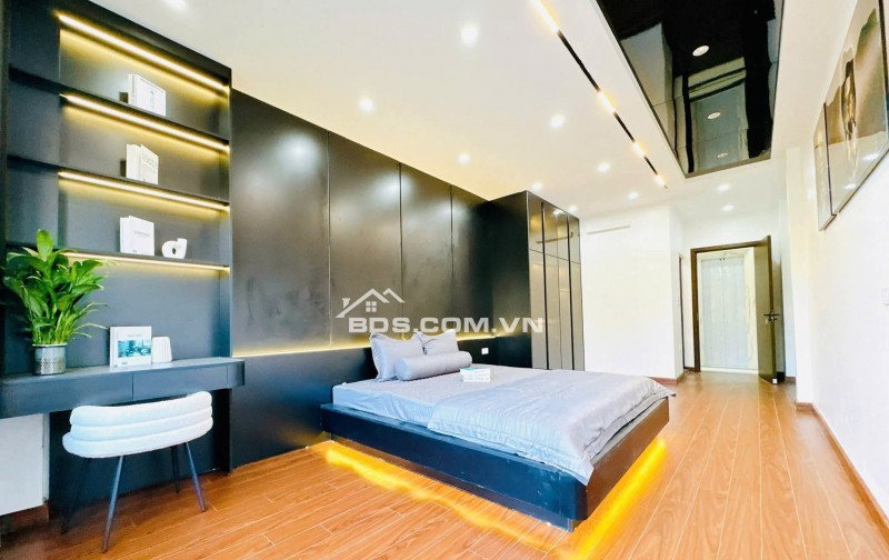 Nhà Đẹp, Gần Times City Thang Máy Dương Văn Bé 39/43m, 5 tầng, mt 3.4m, giá 12.2 tỷ