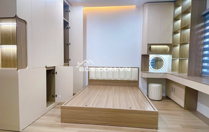 Nhà Đẹp Trường Chinh, Đống Đa 32/35m, 5 tầng, mt 5m, giá 9.18 tỷ.