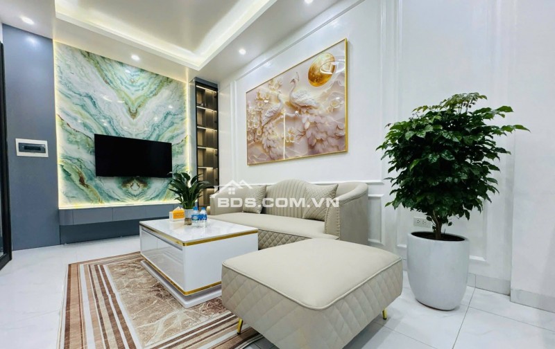 Nhà Đẹp Bạch Mai, Hai Bà Trưng 40m, 5 tầng, mt 4.3m, giá 8.38 tỷ.