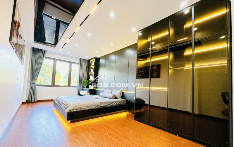 Nhà Đẹp, Gần Times City Thang Máy Dương Văn Bé 39/43m, 5 tầng, mt 3.4m, giá 12.2 tỷ