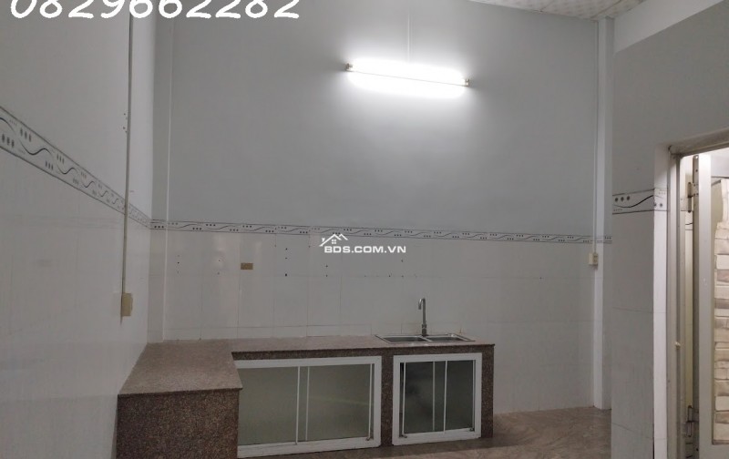 Bán nhà mặt phố Đinh Hữu Thuật, TP Sa Đéc. DT 200m2, 5PN, Sổ Hồng. Giá 5 tỷ.