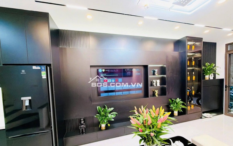 Nhà Đẹp Ngõ Quỳnh, Hai Bà Trưng 30/33m, 5 tầng, mt 3.2m, giá 8.6 tỷ