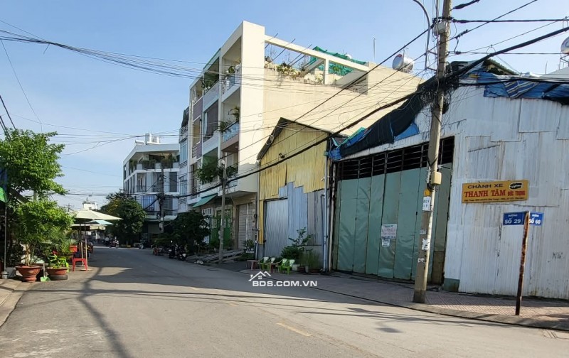 lô góc 2 mặt tiền,thuận tiện kinh doanh mua bán đa nghành nghề.