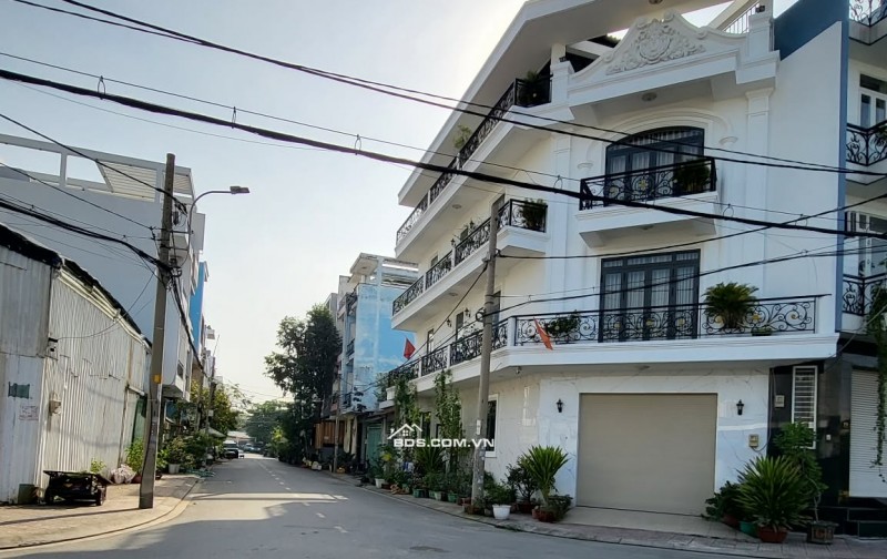 lô góc 2 mặt tiền,thuận tiện kinh doanh mua bán đa nghành nghề.