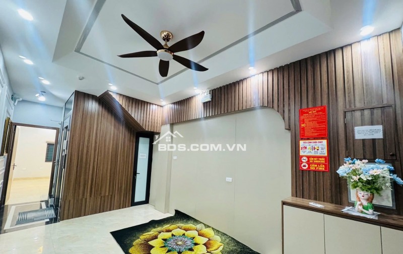 Nhà Đẹp Thang Máy, Đường Hoàng Mai 42m, 5 tầng, mt 3.5m, giá 12.8 tỷ.