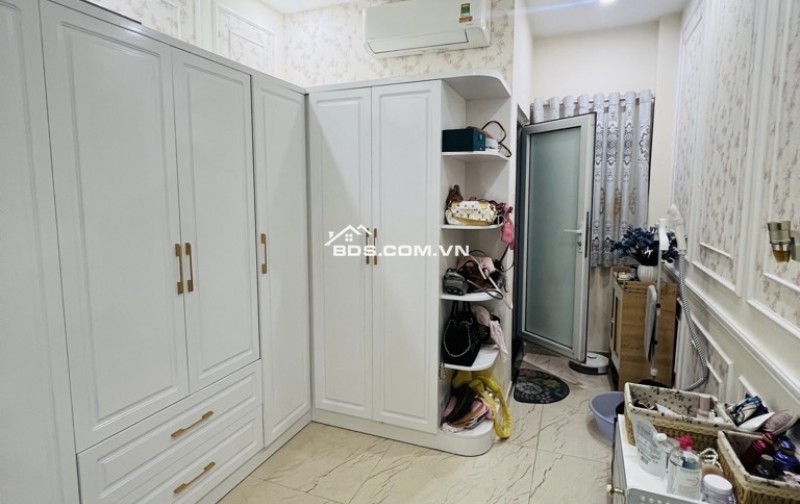 Nhà đẹp lung linh ngay trung tâm Q.10 - Hoà Hảo -5 tầng- 6PN 6WC giá chỉ 8ty6