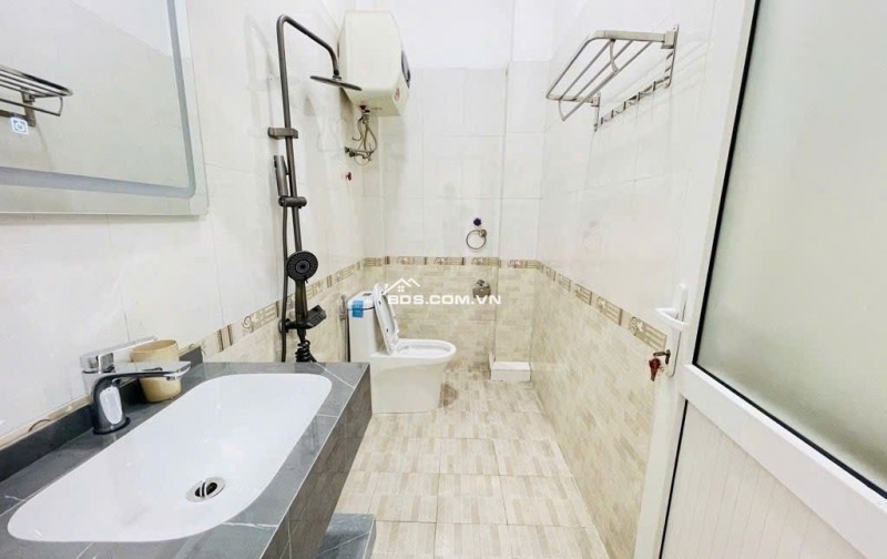 HOÀNG MAI GIÁP HAI BÀ – Ô TÔ TRÁNH – KINH DOANH – LÔ GÓC NỞ HẬU