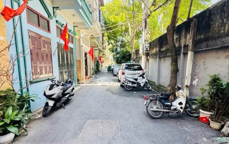 Bán nhà Nguyễn Hoàng Tôn, phân lô ô tô tránh, dọn vào ở ngay