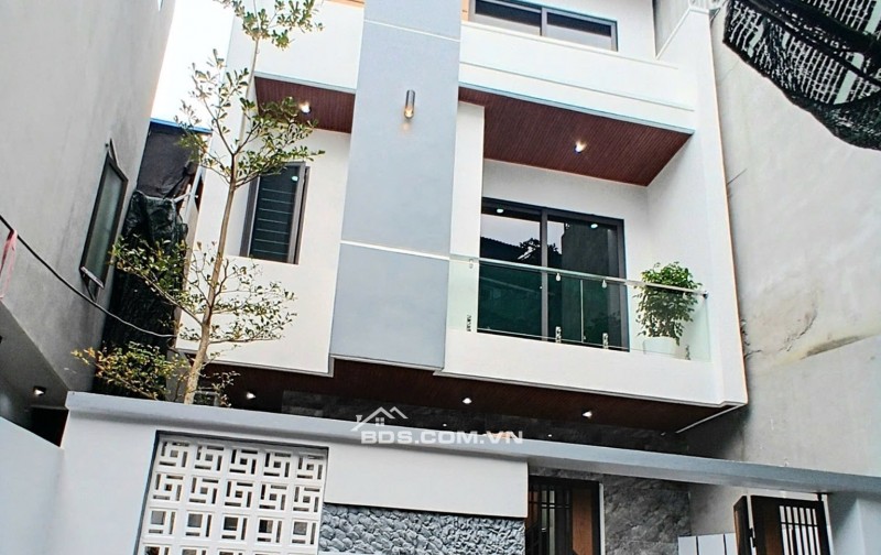 BÁN NHÀ ĐẸP 2.65 TỶ 3 TẦNG 70M2 NGÕ NGẮN ĐƯỜNG GIẢI PHÓNG