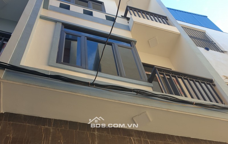 BÁN NHÀ  2.3 TỶ 3 TẦNG 45M2 CÓ  SÂN ĐỖ  XE Ô TÔ CẠNH NHÀ NGÕ MỸ XÁ