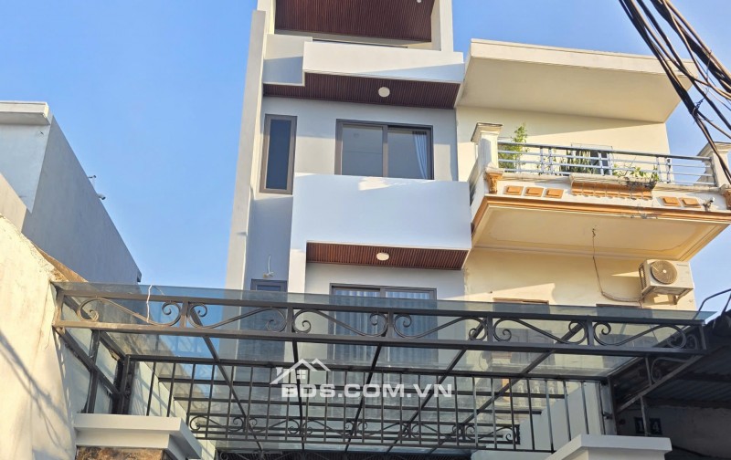 BÁN NHÀ ĐẸP 4.6 TỶ 4 TẦNG 93M2 CÓ SÂN Ô TÔ MẶT ĐƯỜNG LƯƠNG THẾ VINH