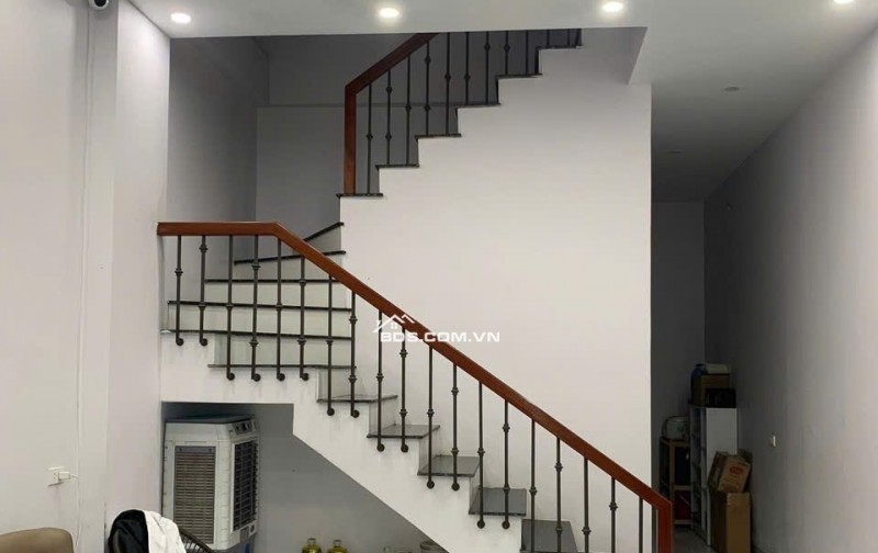 BÁN NHÀ 2.28 TỶ 3 TẦNG 53.4M2 ( TÂY NAM ) NGÕ  ĐƯỜNG VĨNH MẠC