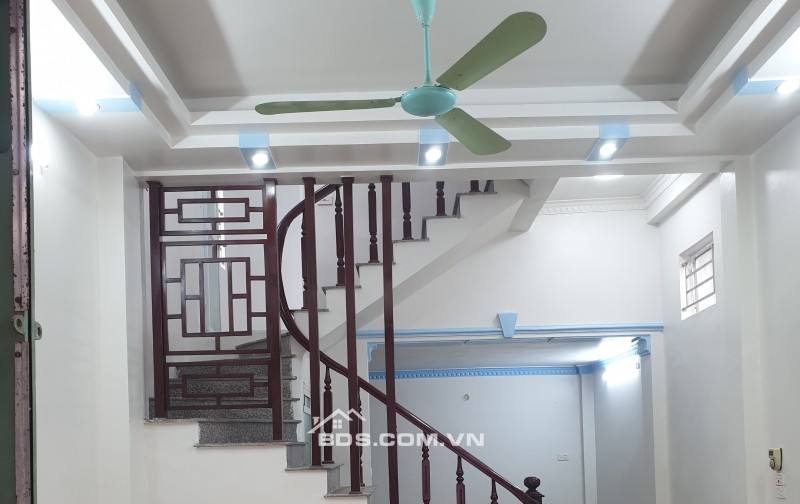 BÁN NHÀ ĐẸP 1.6 TỶ 2.5 TẦNG 45M2 ( TÂY BĂC ) NGÕ TÔ HIẾN THÀNH