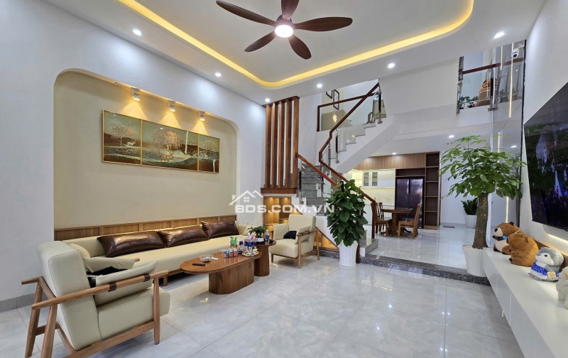 Bán nhà 3 tầng 3 mê đường Bàu Năng 6 - FULL nội thất