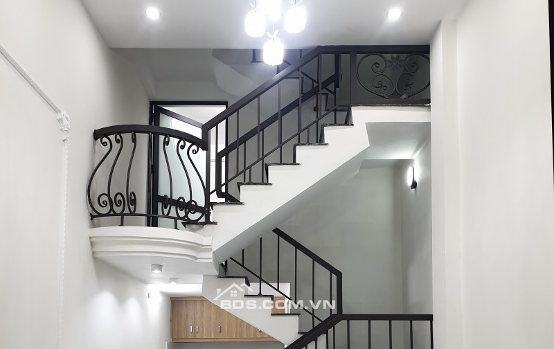 BÁN NHÀ ĐẸP 1.45 TỶ 3 TẦNG 30M2 ( ĐÔNG NAM ) NGÕ NGUYỄN HIỀN