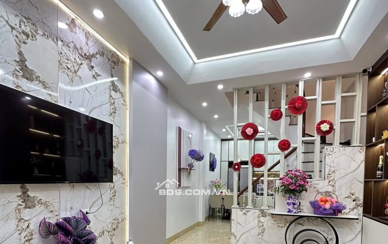 Nhà Đẹp Gần Đường Ô Tô, Hồng Mai, Hai Bà Trưng, 40m, 4 tầng, mt 3.7m, giá 9.75 tỷ.