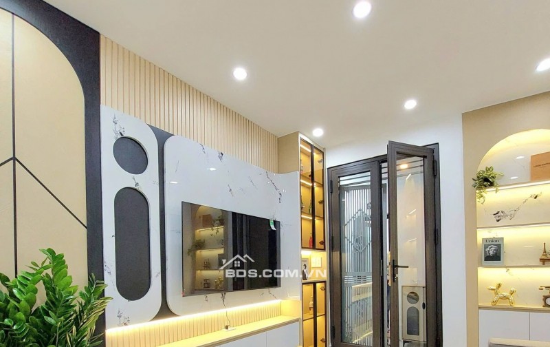 Bán Nhà Căn Tập Thể Quỳnh Lôi - Quỳnh Mai, Hai Bà Trưng 70m, tầng 3, giá 3,88 tỷ.