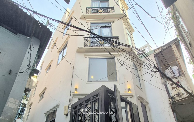 Gần hẻm xe hơi - giáp MT Cách Mạng Tháng 8 - thu 35tr/th - 5 tầng - chỉ 6 tỷ 99