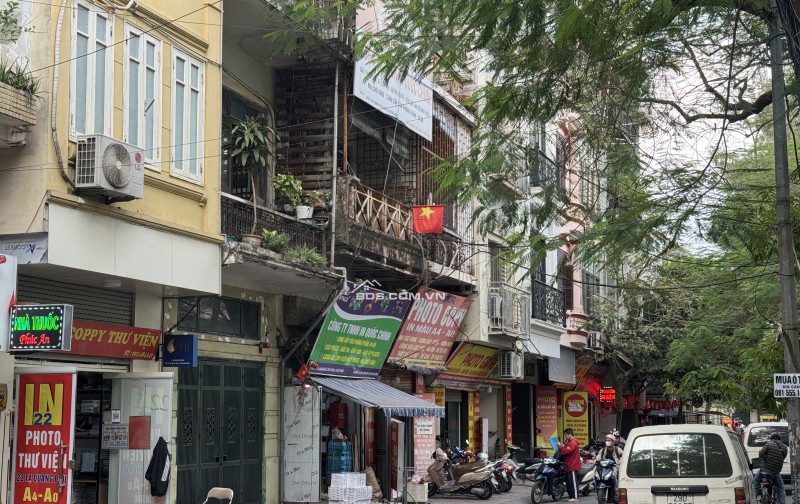 Cửa hàng phố Tạ Quang Bửu cho thuê, Mặt tiền 4m,   diện tích 20m2.