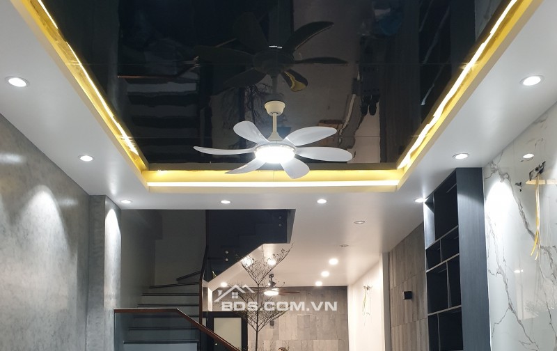 BÁN NHÀ 4.5 TỶ 3 TẦNG 72M2 CÓ SÂN ĐỂ Ô TÔ MẶT ĐƯỜNG KHU ĐỒNG QUÝT