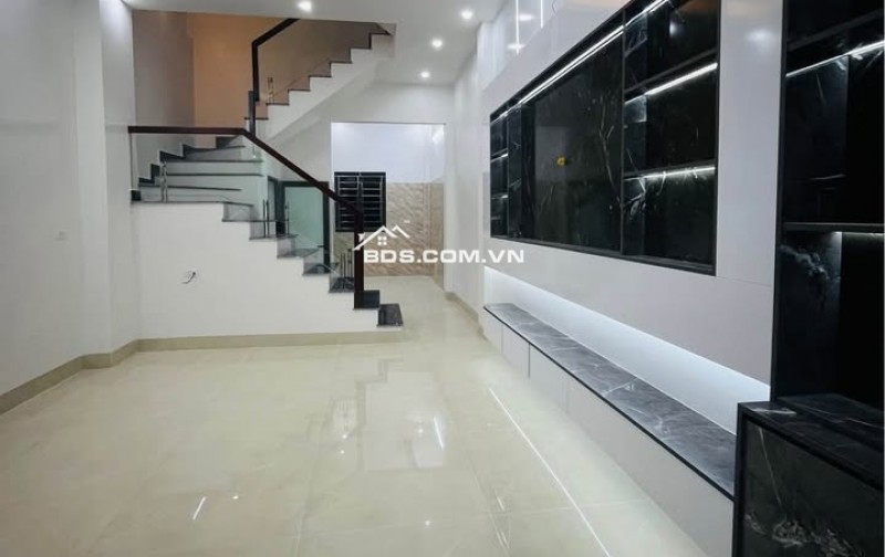 BÁN NHÀ ĐẸP 2.7 TỶ 3 TẦNG 53M2 NGÕ THẲNG NGẮN KHU HỒ TRUYỀN THỐNG