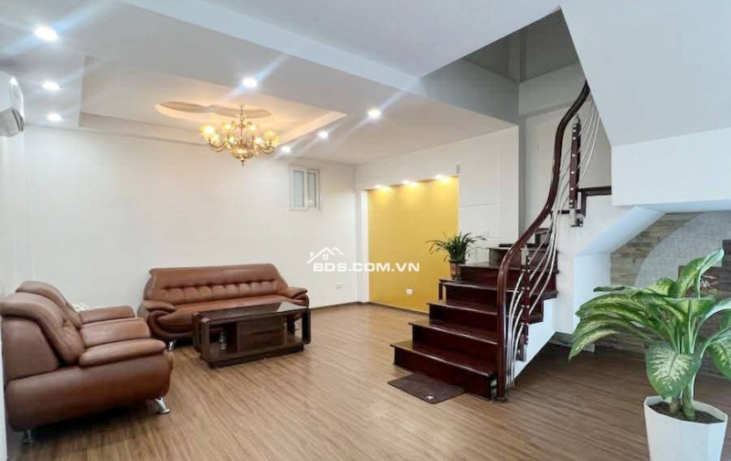 Nhà Đẹp Gần Phố Giang Văn Minh, Ba Đình 40/45m, 5 tầng, mt 5,2m, giá 12.55 Tỷ.