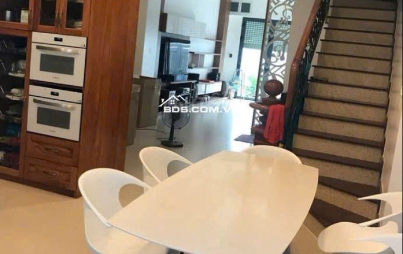 Bán nhà 4 lầu Nguyễn Văn Linh, Bình Hưng, Bình Chánh, hẻm xe hơi lớn