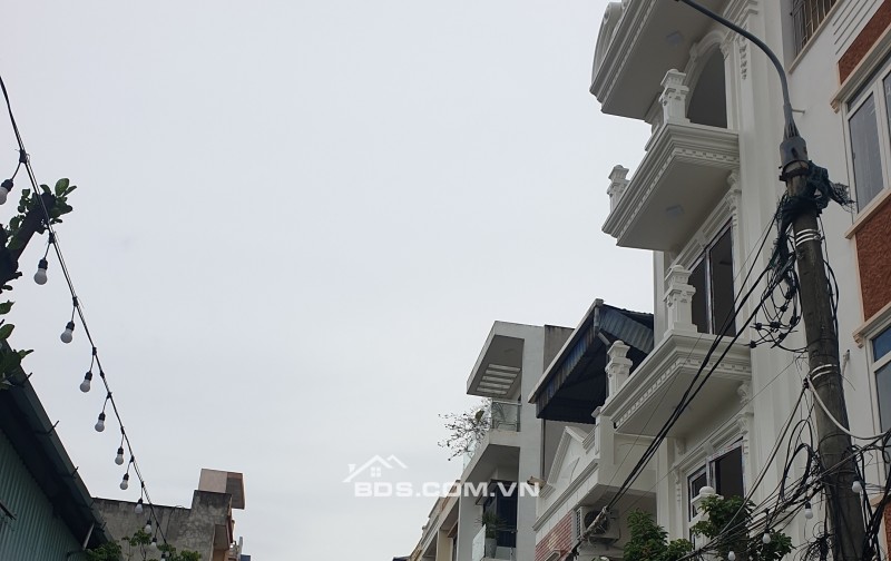 BÁN NHÀ 4.48 TỶ 4 TẦNG 52M2 CÓ GARA Ô TÔ MẶT ĐƯỜNG KHU BÃI VIÊN