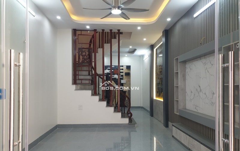 BÁN NHÀ  2.3 TỶ 3 TẦNG 45M2 CÓ  SÂN ĐỖ  XE Ô TÔ CẠNH NHÀ NGÕ MỸ XÁ