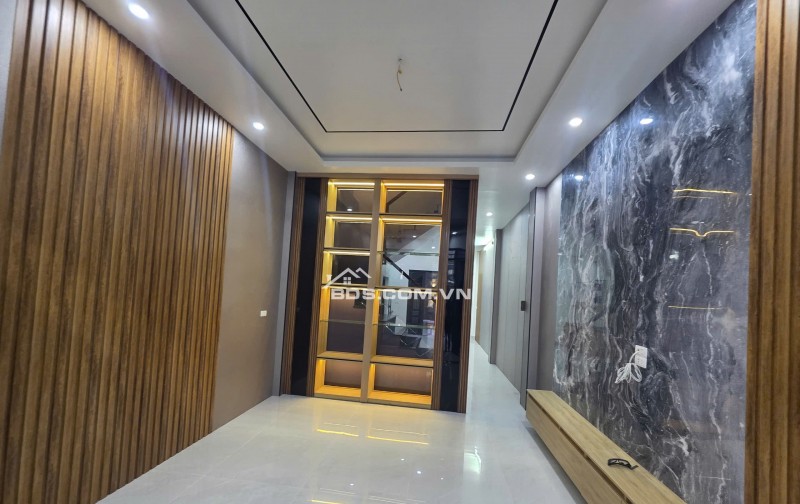 BÁN NHÀ ĐẸP 4.6 TỶ 4 TẦNG 93M2 CÓ SÂN Ô TÔ MẶT ĐƯỜNG LƯƠNG THẾ VINH