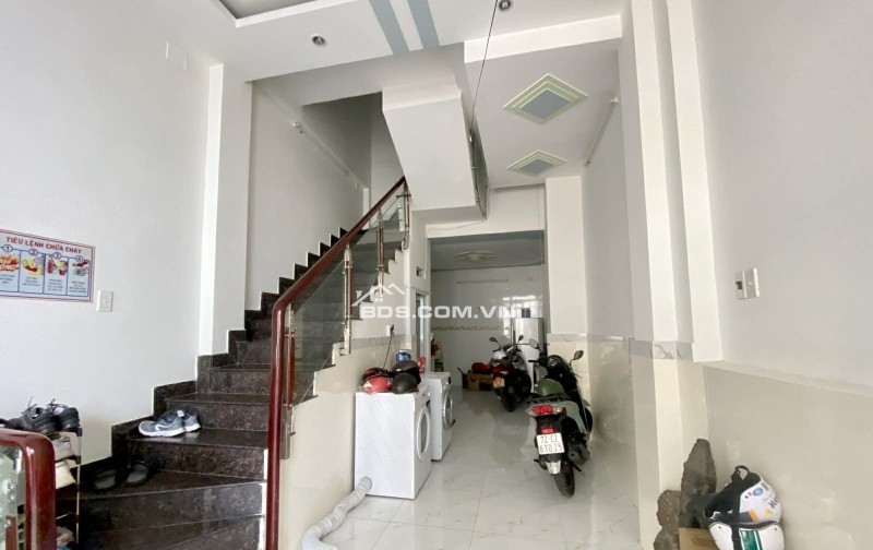 Bán nhà đẹp 4 tầng Thiên Phước Tân Bình, ~40m2 sát xe hơi giá 6.5 tỷ TL