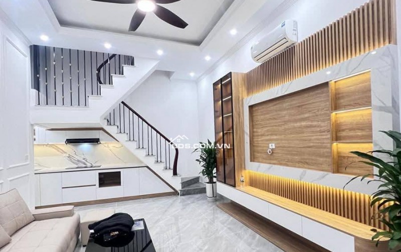 Nhà Đẹp Gần Phố, Tôn Đức Thắng, Đống Đa 30m, 5 tầng, mt 4.3m, giá 8.95 tỷ.