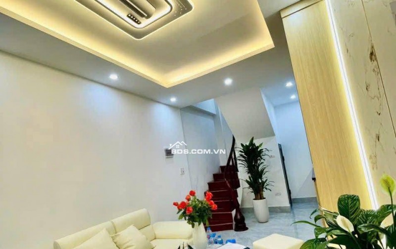 Nhà Đẹp Gần Đường Ô TÔ, Tôn Thất Tùng, Đống Đa 23/29m, 4 tầng, giá 7.68 tỷ.