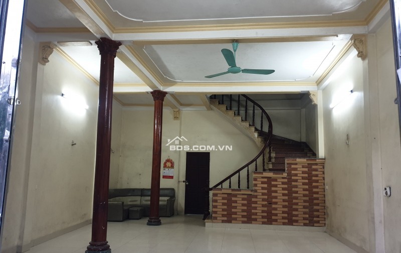 BÁN NHÀ MẶT ĐƯỜNG VŨ HỮU LỢI 2.5 TẦNG 121M2 MẶT TIỀN 5.5M GIÁ 55 TRIỆU/M2