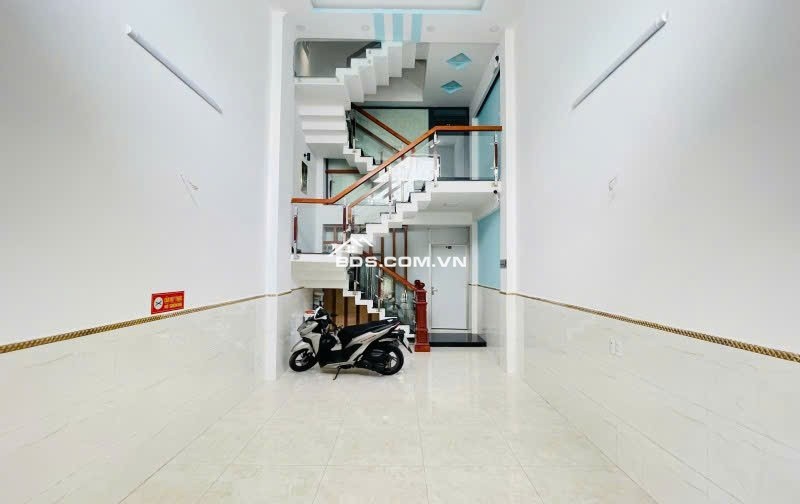 NGỘP LẮM nhà 4L HXH Phạm Văn Chiêu 66m2 8PN cho thuê 43tr gần Dream Home chỉ 8 tỷ hơn.