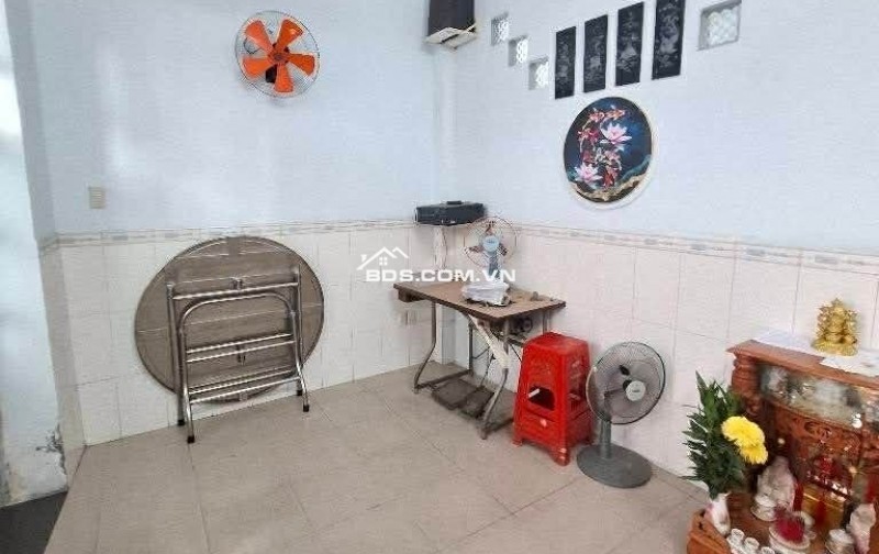 Bán nhà HXH Lạc Long Quân Tân Bình, 4.3x12m 2 tầng BTCT giá 7.5 tỷ TL