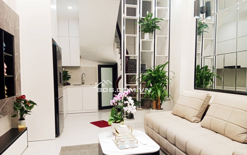 Nhà Đẹp Hồng Mai, Hai Bà Trưng 22/25m, 5 tầng, mt 3.2m, giá 6.5 tỷ.