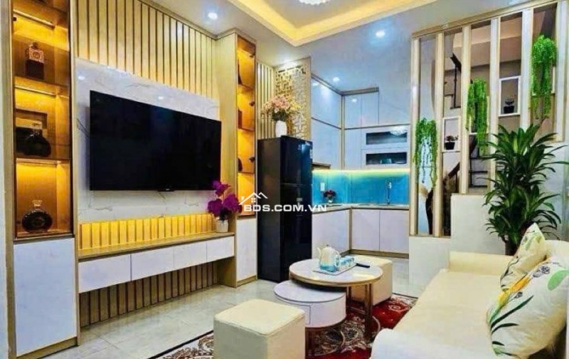 Bán Nhà Phố Hồng Hà, Hoàn Kiếm 22m, 5 tầng, mt 3.3m, giá 6.28 tỷ.