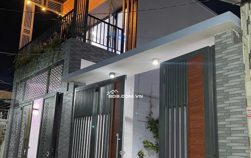 BÁN NHÀ MỚI 2 tầng KP1, Phường 6. Mỹ Tho. Vị trí đẹp - Có sân Đậu Ô tô.