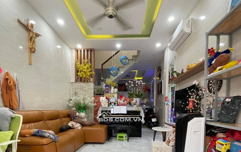 Bán nhà đẹp 3 tầng Lạc Long Quân Tân Bình, 4x15.5m, 3PN mới giá nhỉnh 7 tỷ TL