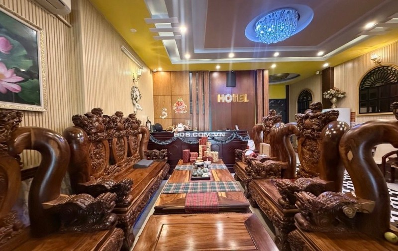 Bán KS 3 sao MTKD gần Thống Nhất ngang 8m 200m2 16PN DT 180tr 5 lầu mới gần Lotte 38 tỷ.