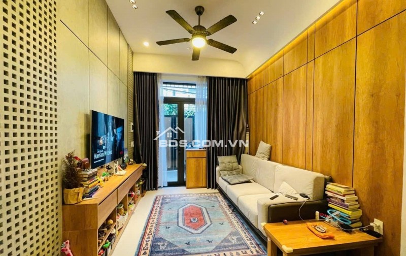 Bán nhà 3 tầng 3 MT đường Ngô Chân Lưu - sát Tô Hiệu