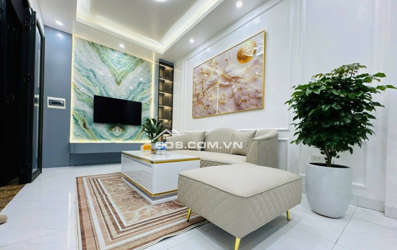 Nhà Đẹp Bạch Mai, Hai Bà Trưng 40m, 5 tầng, mt 4.3m, giá 8.38 tỷ.