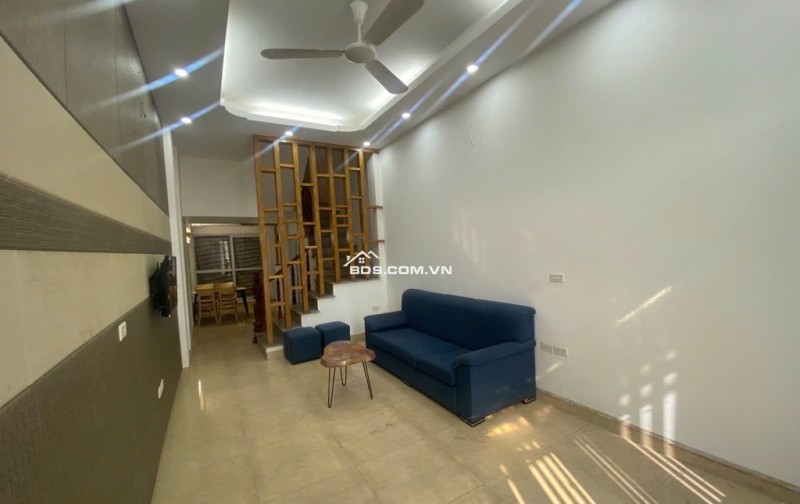 NHÀ ĐẸP HỒNG TIẾN Ở NGAY - GẦN PHỐ GẦN Ô TÔ - TẶNG NỘI THẤT - 30M 5 TẦNG NHỈNH 7 TỶ